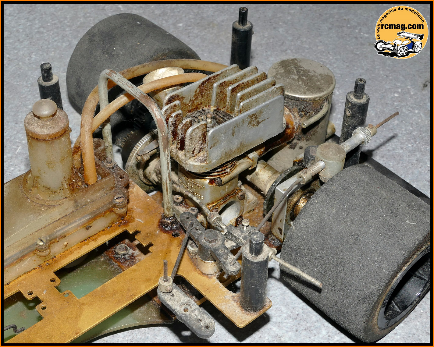 Ancienne Voiture Thermique 1/8 SG Futura 111 Vintage – Pour Pièces